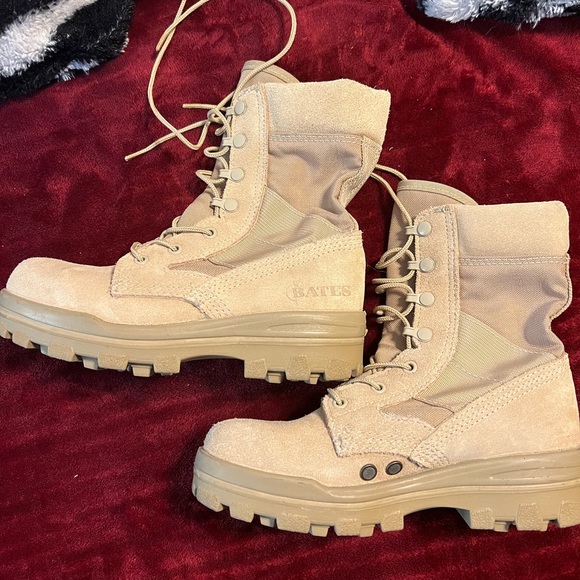 Bates  Vibram Combat Boots - Picture 3 of 7